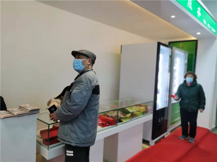 四川中青旅綿陽(yáng)分社、綿陽(yáng)市中旅假日旅行社、綿陽(yáng)自來(lái)文化傳播有限公司24H自助售貨服務(wù)盛大開(kāi)業(yè)