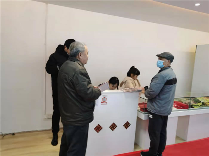 四川中青旅綿陽(yáng)分社、綿陽(yáng)市中旅假日旅行社、綿陽(yáng)自來(lái)文化傳播有限公司24H自助售貨服務(wù)盛大開(kāi)業(yè)