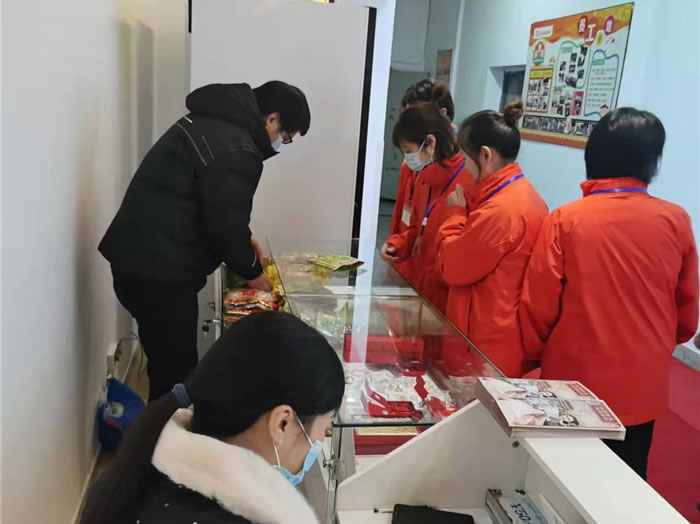 四川中青旅綿陽(yáng)分社、綿陽(yáng)市中旅假日旅行社、綿陽(yáng)自來(lái)文化傳播有限公司24H自助售貨服務(wù)盛大開(kāi)業(yè)