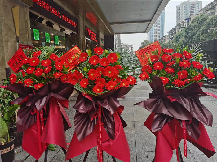 四川中青旅綿陽(yáng)分社、綿陽(yáng)市中旅假日旅行社、綿陽(yáng)自來(lái)文化傳播有限公司24H自助售貨服務(wù)盛大開(kāi)業(yè)